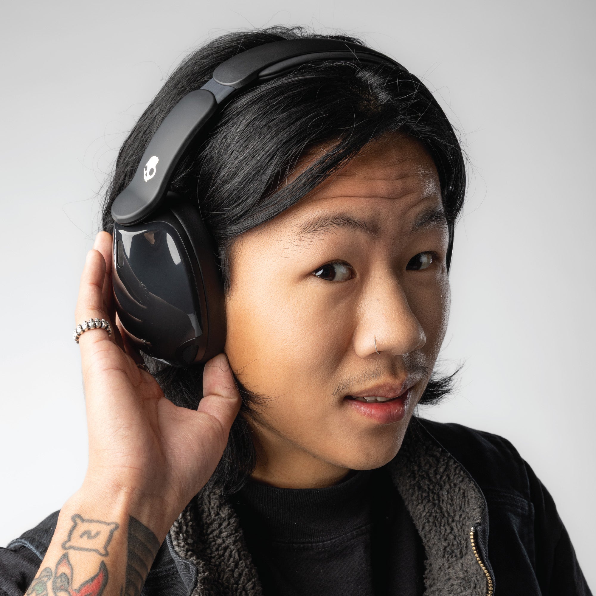 Skullcandy Hesh® 540 ANC Noise Cancelling Wireless Headphones - Black — Headphones worn, side view